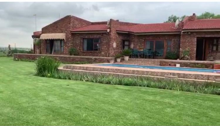 8 Bedroom Property for Sale in Parys Free State